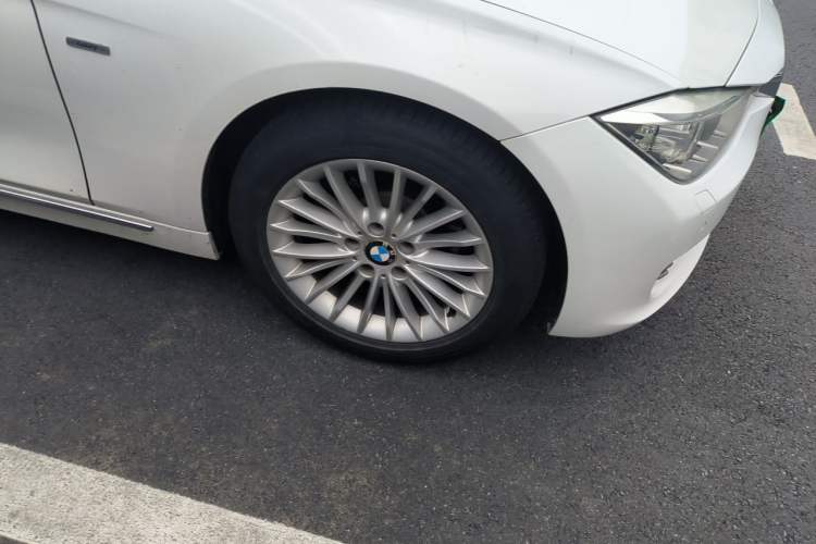 Used BMW 3 Series 2013 Facelifted 320Li Luxury Design Package Right Front Wheel Hub