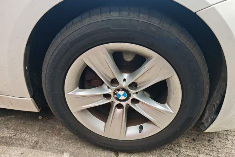 Used BMW 3 Series 2013 320i Sport Edition Right Front Wheel Hub