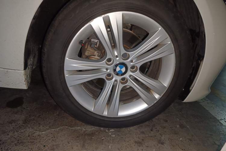 Used BMW 3 Series 2013 316i Sport Design Package Right Front Wheel Hub