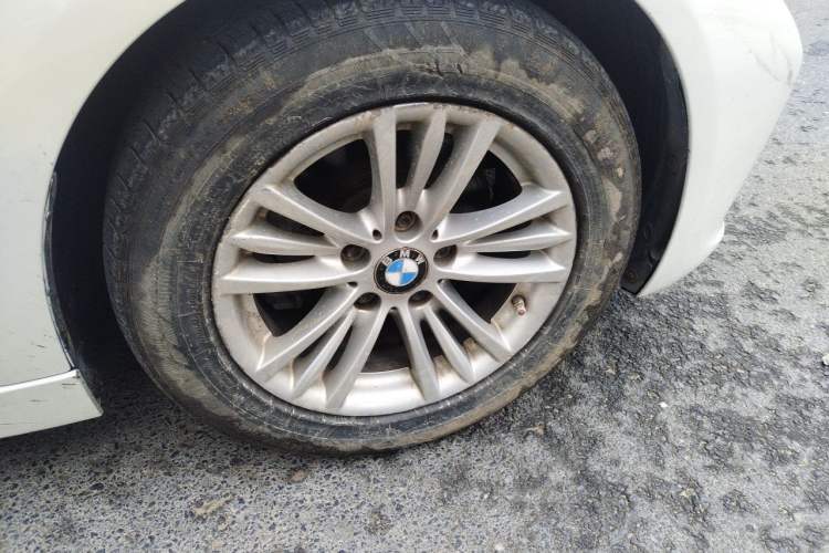 Used BMW 3 Series 2013 320Li Fashion Model Right Front Wheel Hub