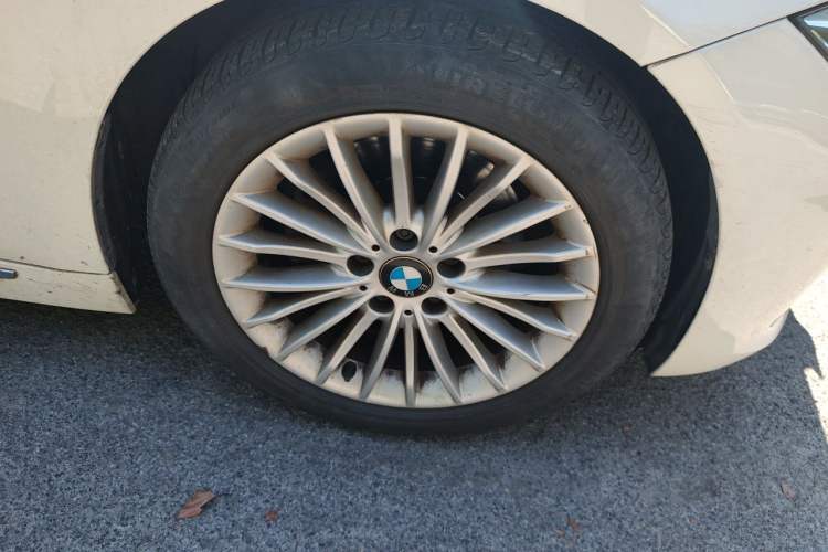 Used BMW 3 Series 2013 Facelift 328Li Luxury Design Package Right Front Wheel Hub