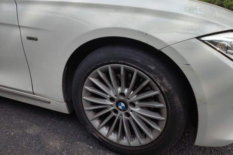 Used BMW 3 Series 2013 Facelifted 320Li Luxury Design Package Right Front Wheel Hub