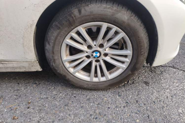 Used BMW 3 Series 2013 320Li Fashion Model Right Front Wheel Hub