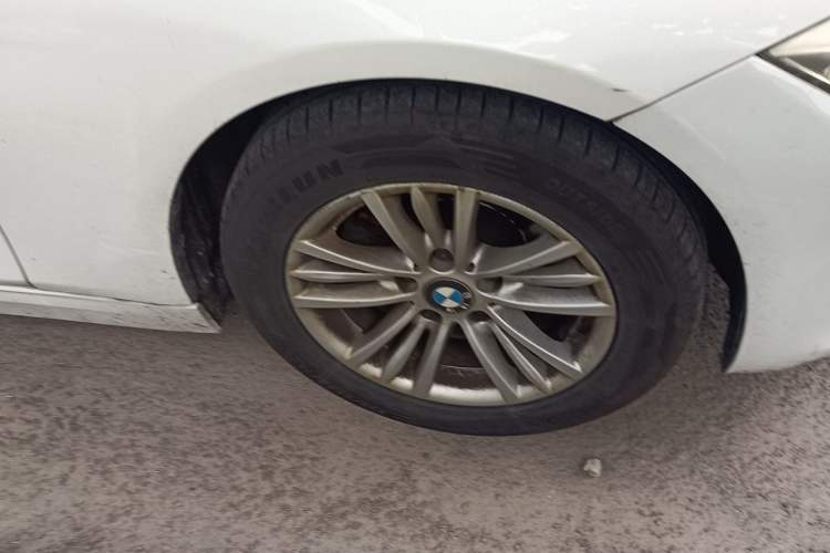 Used BMW 3 Series 2013 320Li Fashion Model Right Front Wheel Hub