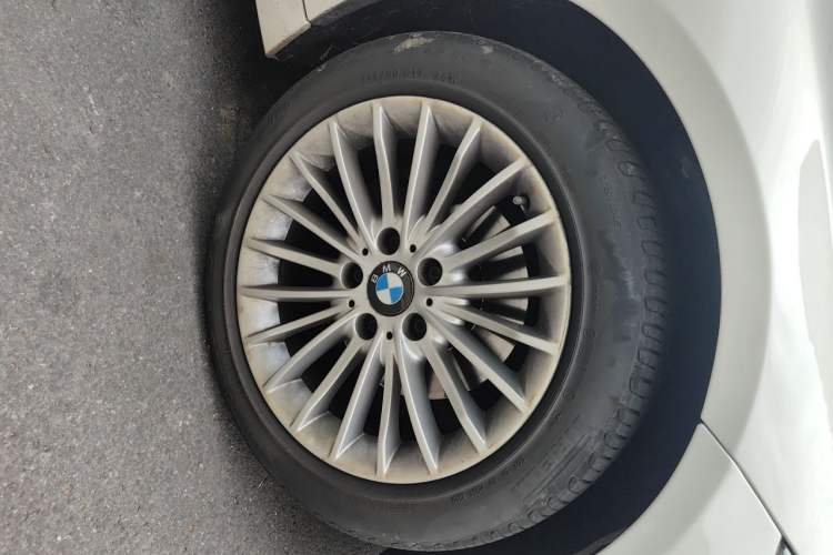 Used BMW 3 Series 2013 320Li Luxury Design Package Right Front Wheel Hub