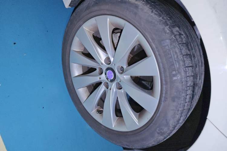 Used BMW 3 Series 2013 320Li Fashion Design Package Right Front Wheel Hub