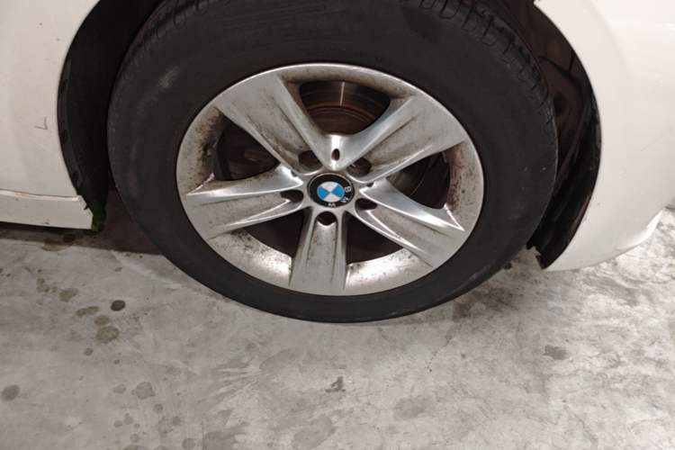 Used BMW 3 Series 2013 320i Sport Edition Right Front Wheel Hub