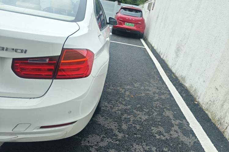 Used BMW 3 Series 2013 320i Active Edition Right Rear Taillight