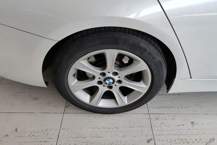 Used BMW 3 Series 2013 320i Sport Touring Edition Right Rear Wheel Hub