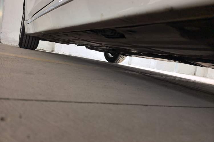 Used BMW 3 Series 2013 320Li Luxury Design Package Right Side Sill