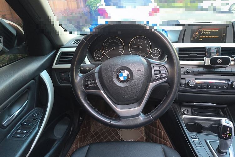 Used BMW 3 Series 2013 320i Sport Touring Edition Steering Wheel