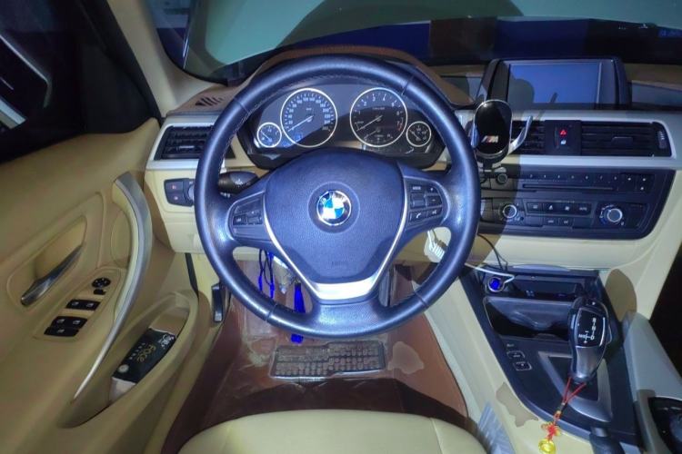 Used BMW 3 Series 2013 320i Active Edition Steering Wheel