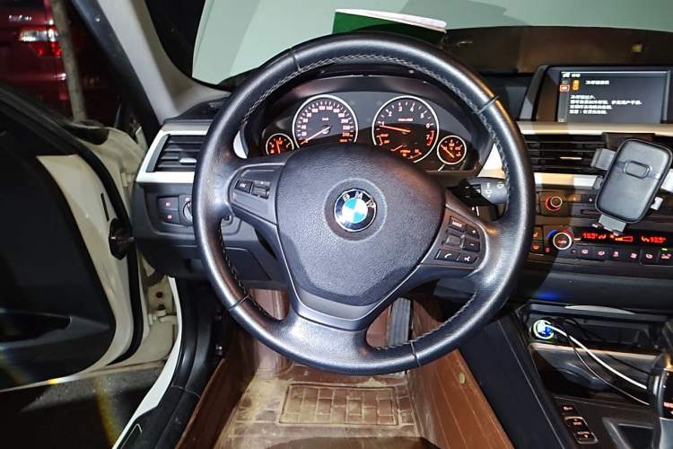 Used BMW 3 Series 2013 320i Sport Edition Steering Wheel