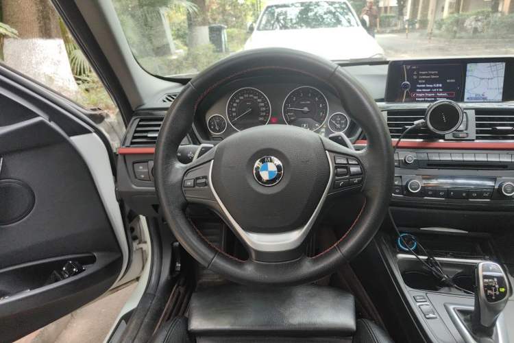Used BMW 3 Series 2013 320i Sport Design Package Steering Wheel