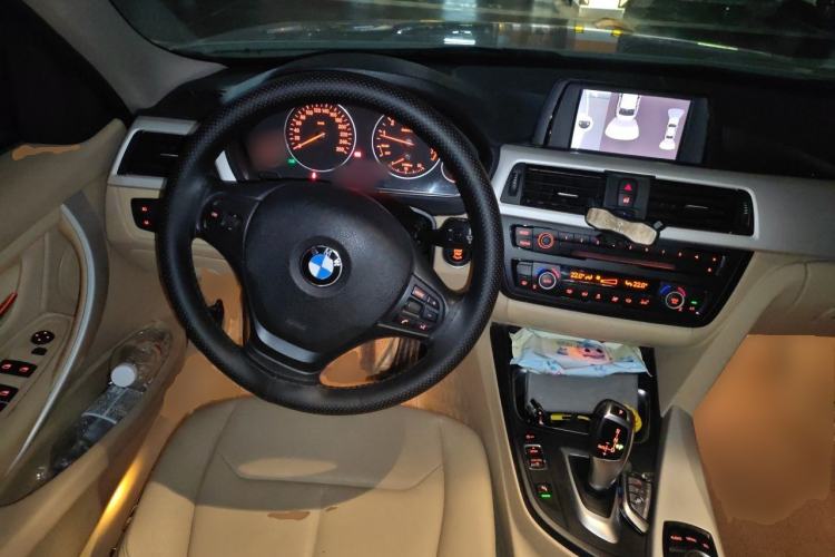 Used BMW 3 Series 2013 320Li Fashion Model Steering Wheel