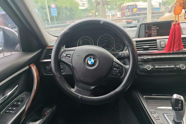 Used BMW 3 Series 2013 Facelifted 320Li Luxury Design Package Steering Wheel