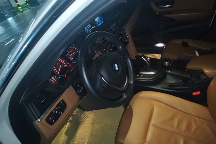 Used BMW 3 Series 2013 Facelift 320Li Fashion Design Package Steering Wheel