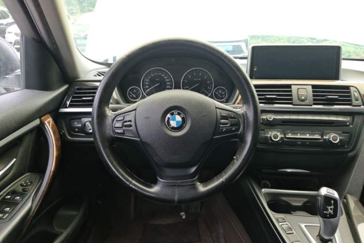 Used BMW 3 Series 2013 320Li Fashion Model Steering Wheel