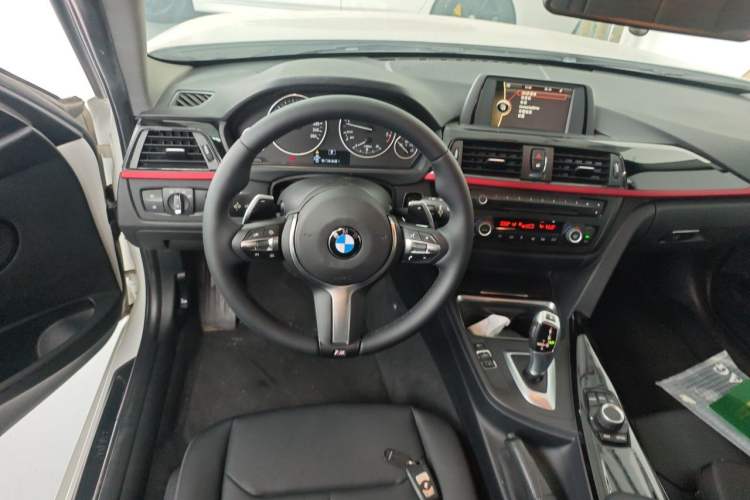 Used BMW 3 Series 2013 320i Sport Touring Edition Steering Wheel