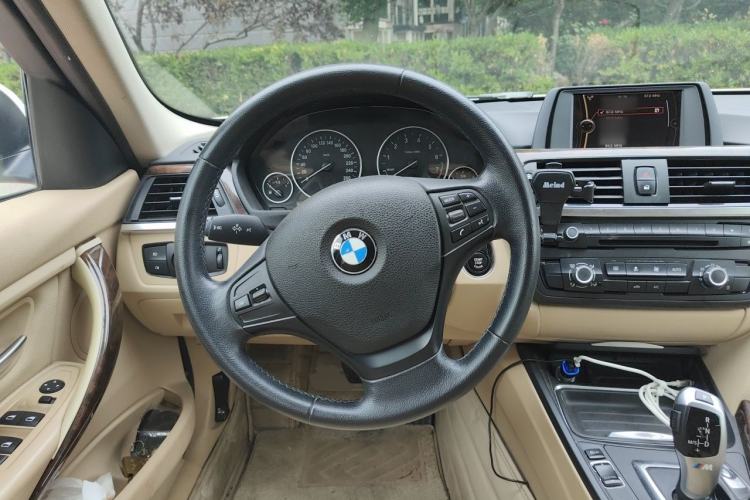 Used BMW 3 Series 2013 320Li Fashion Model Steering Wheel
