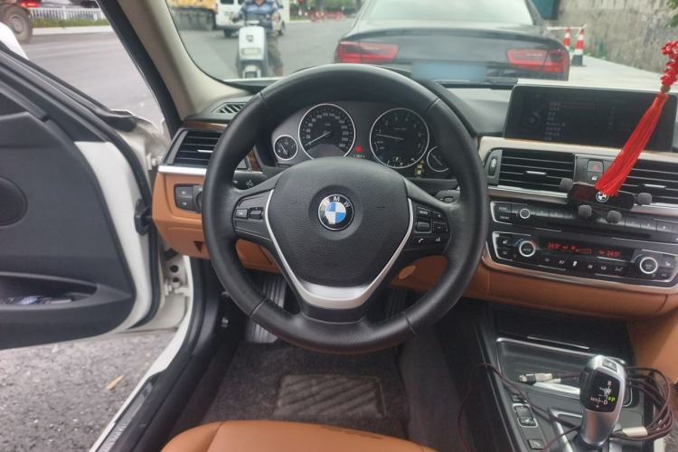 Used BMW 3 Series 2013 320Li Luxury Design Package Steering Wheel