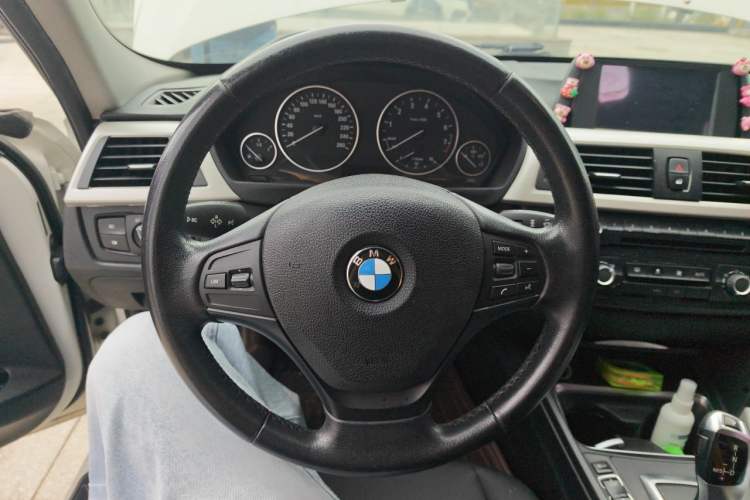 Used BMW 3 Series 2013 320i Active Edition Steering Wheel