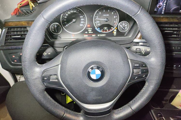 Used BMW 3 Series 2013 Facelifted 320Li Luxury Design Package Steering Wheel