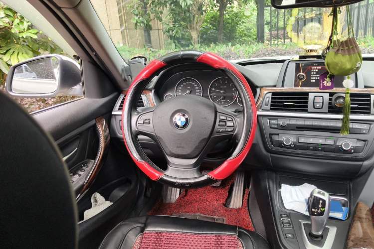 Used BMW 3 Series 2013 320Li Fashion Model Steering Wheel