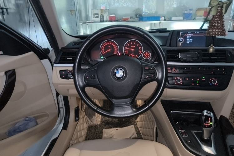 Used BMW 3 Series 2013 320Li Fashion Model Steering Wheel