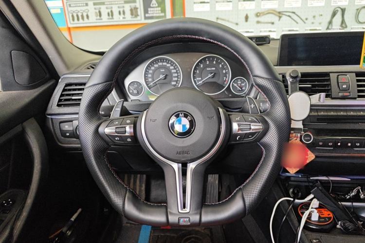 Used BMW 3 Series 2013 328Li Luxury Design Package Steering Wheel