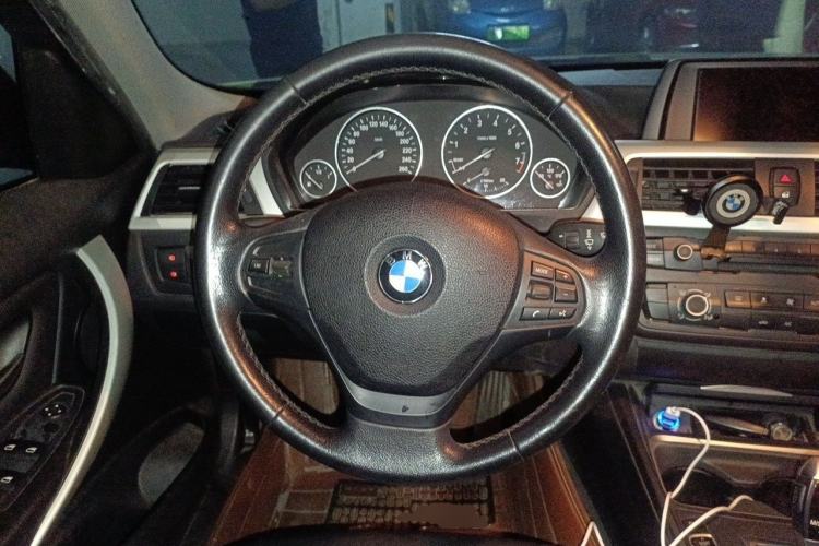 Used BMW 3 Series 2013 320i Active Edition Steering Wheel