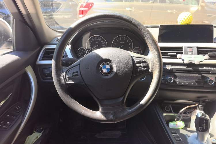 Used BMW 3 Series 2013 Facelifted 320Li Luxury Design Package Steering Wheel