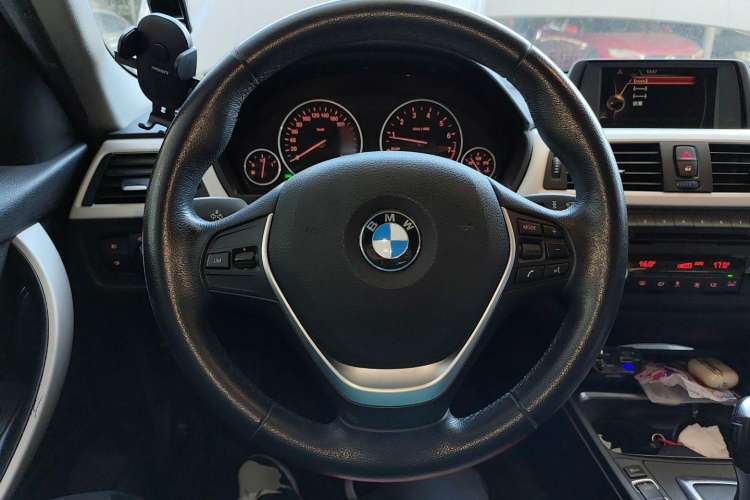 Used BMW 3 Series 2013 320i Sport Touring Edition Steering Wheel