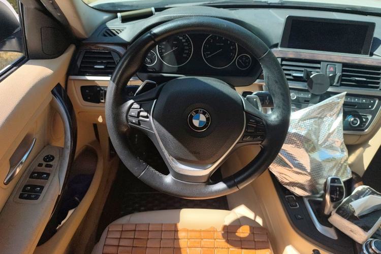 Used BMW 3 Series 2013 Facelift 328Li Luxury Design Package Steering Wheel