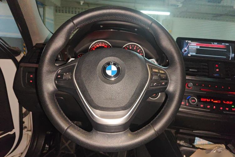 Used BMW 3 Series 2013 Facelift 320Li Fashion Design Package Steering Wheel