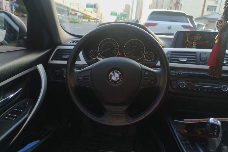 Used BMW 3 Series 2013 320Li Fashion Model Steering Wheel