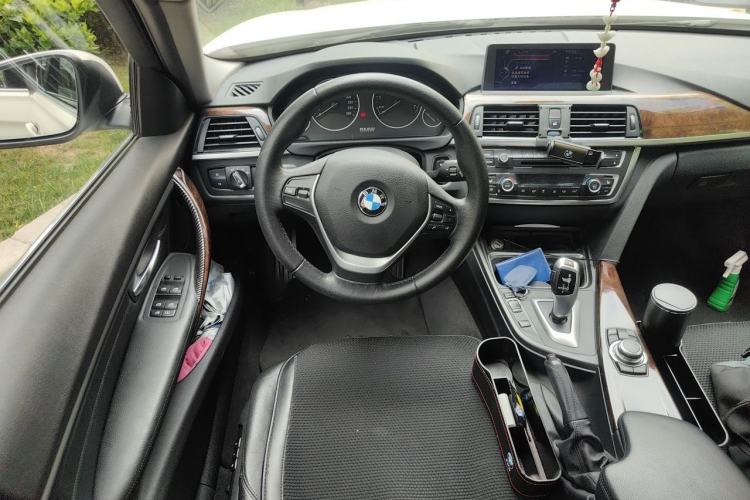 Used BMW 3 Series 2013 320Li Luxury Design Package Steering Wheel