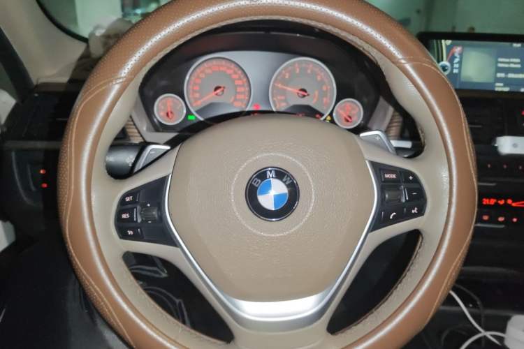 Used BMW 3 Series 2013 320Li Fashion Design Package Steering Wheel