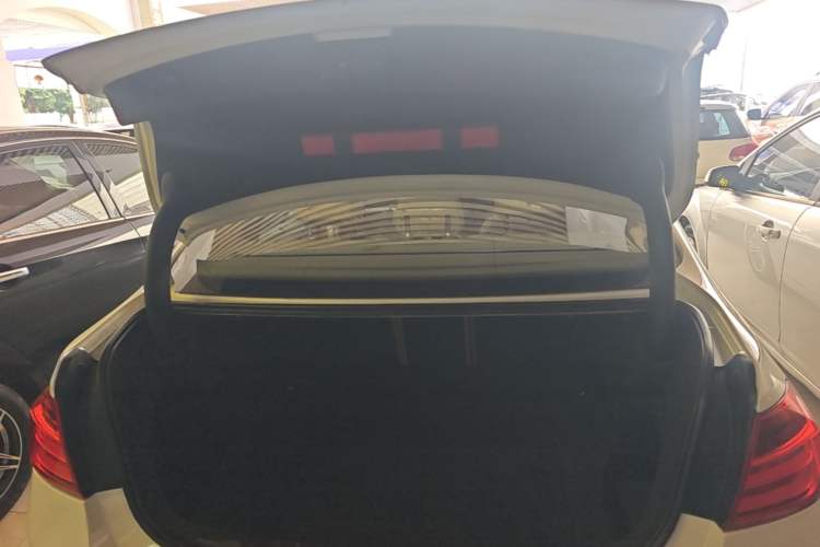 Used BMW 3 Series 2013 320Li Fashion Model Trunk