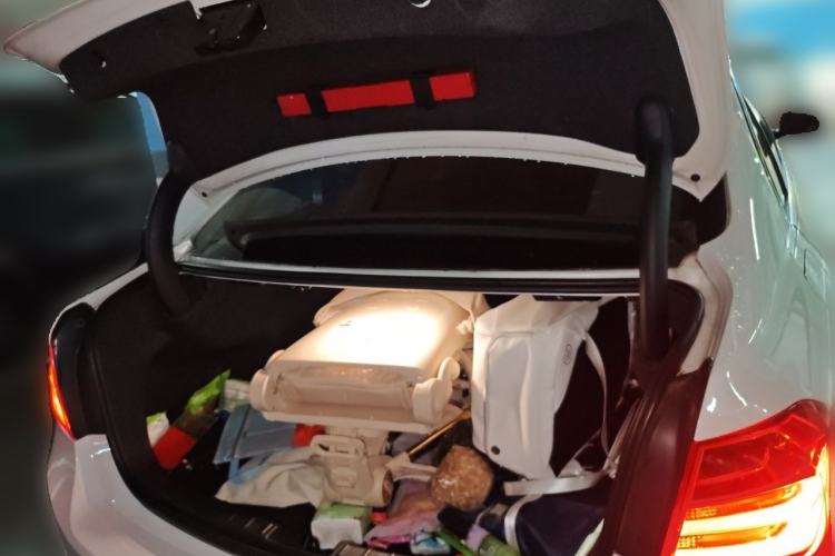 Used BMW 3 Series 2013 320Li Fashion Model Trunk