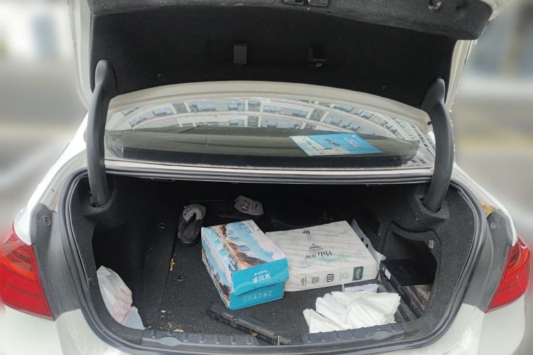 Used BMW 3 Series 2013 320Li Fashion Model Trunk