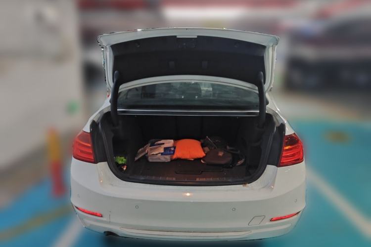 Used BMW 3 Series 2013 320i Sport Edition Trunk