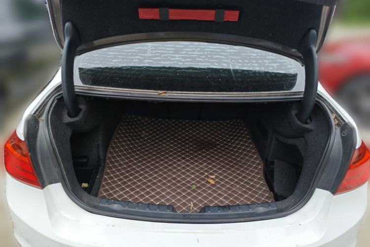 Used BMW 3 Series 2013 320Li Fashion Model Trunk