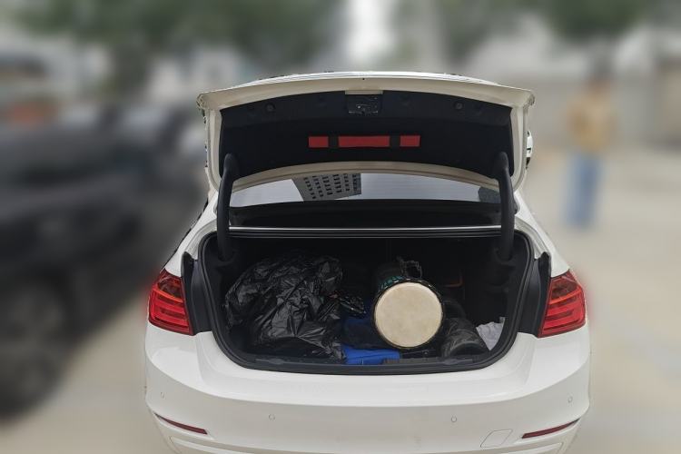 Used BMW 3 Series 2013 Facelift 335Li Stylish Design Package Trunk