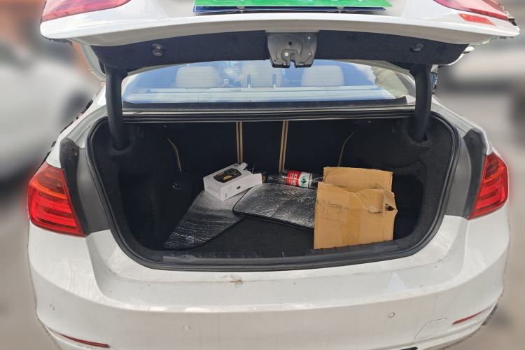 Used BMW 3 Series 2013 320i Sport Edition Trunk