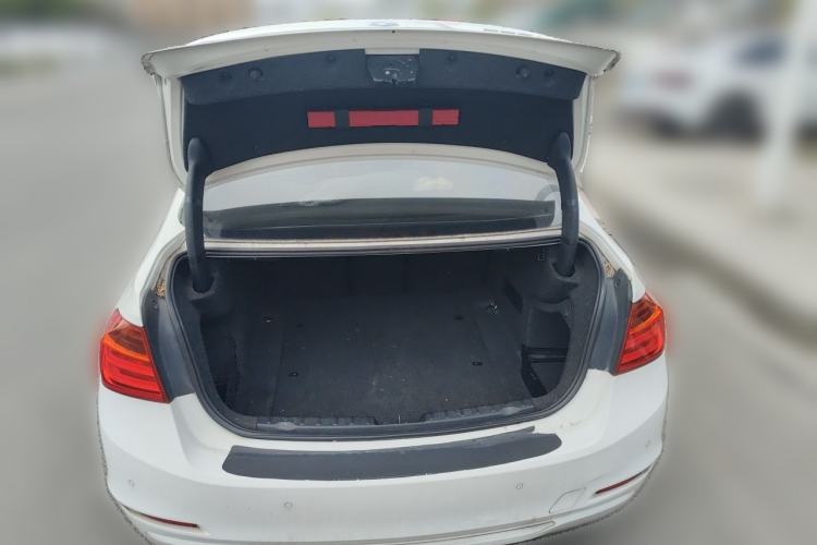 Used BMW 3 Series 2013 320i Sport Edition Trunk