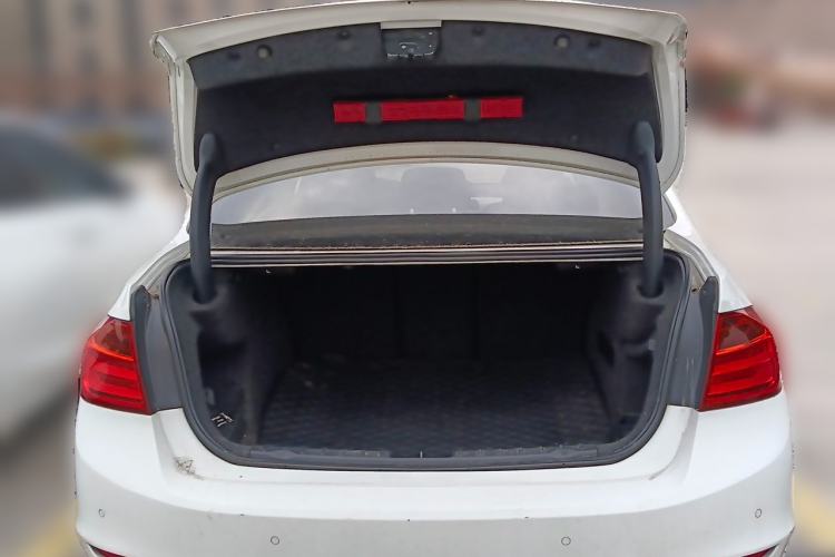 Used BMW 3 Series 2013 320i Sport Edition Trunk