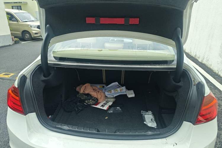 Used BMW 3 Series 2013 320i Active Edition Trunk