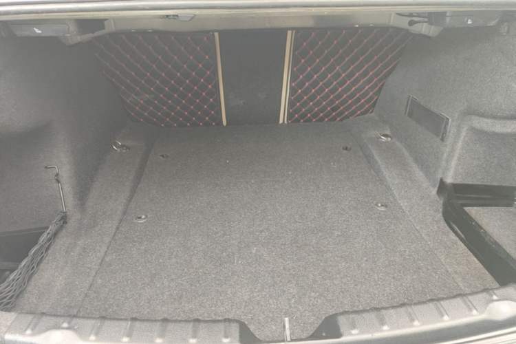 Used BMW 3 Series 2013 320i Sport Edition Trunk