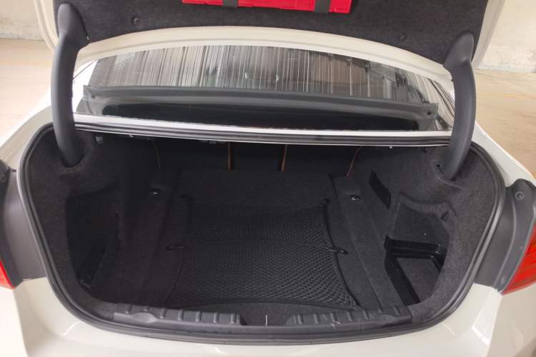 Used BMW 3 Series 2013 320Li Luxury Design Package Trunk